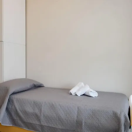Appartement Guesthost - Piazza Concordia With Balcony *