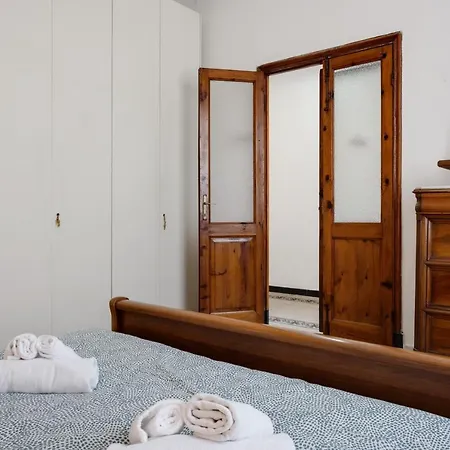 Piazza Concordia With Balcony * Ла-Спеція