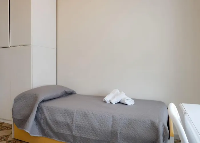 Apartment Guesthost - Piazza Concordia With Balcony *